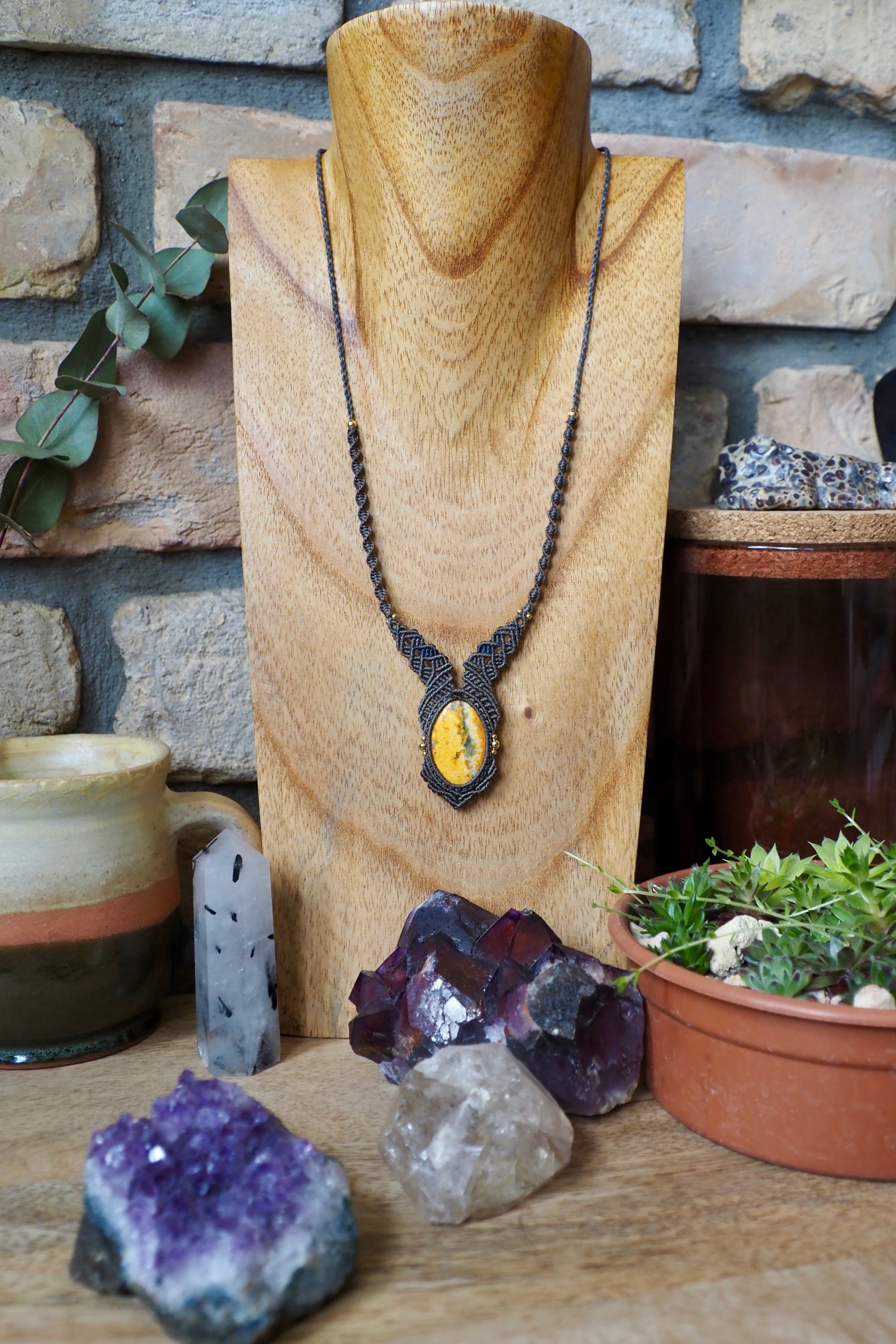 Bumblebee Jusper Necklace