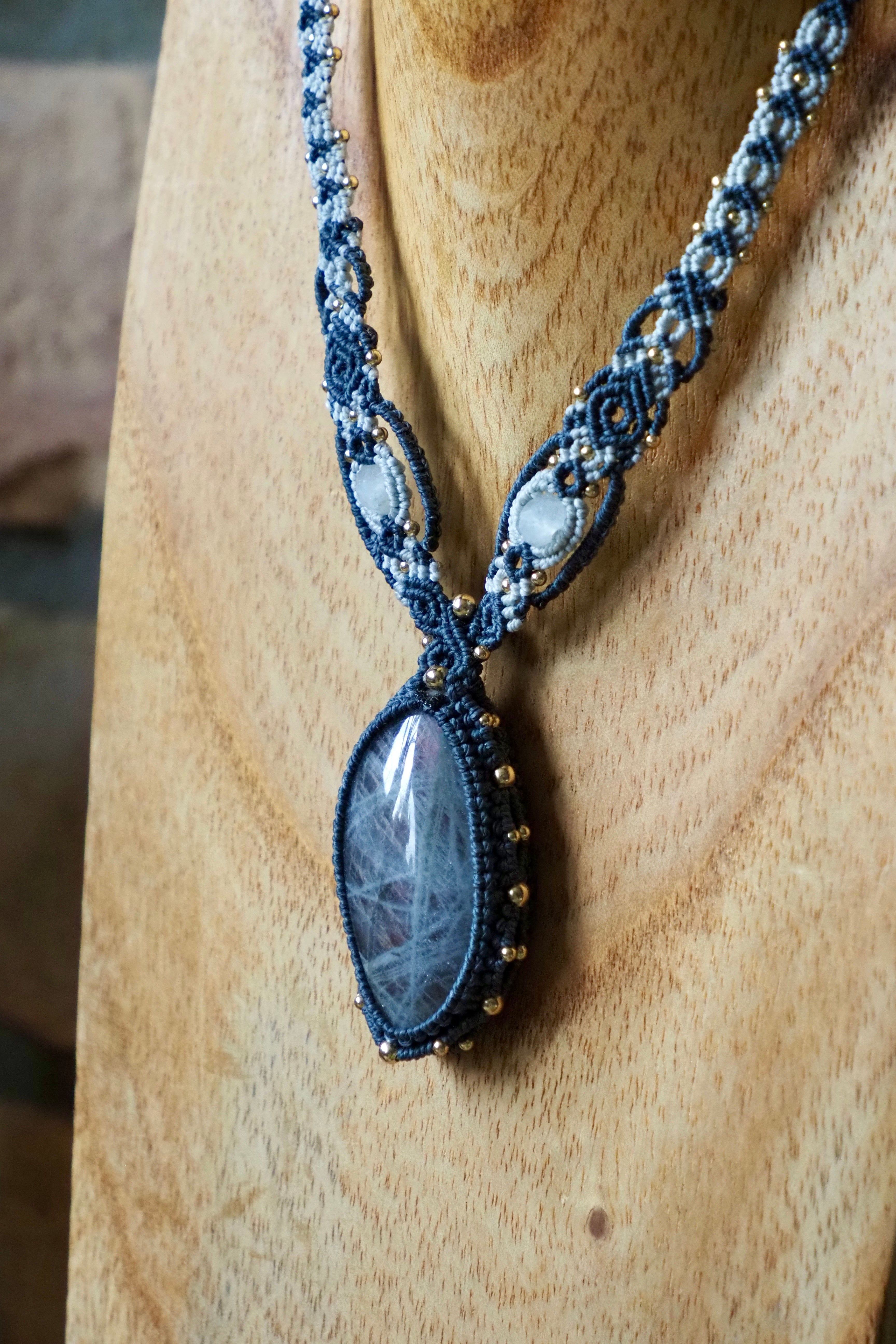 Light Grey Labradorite Necklace