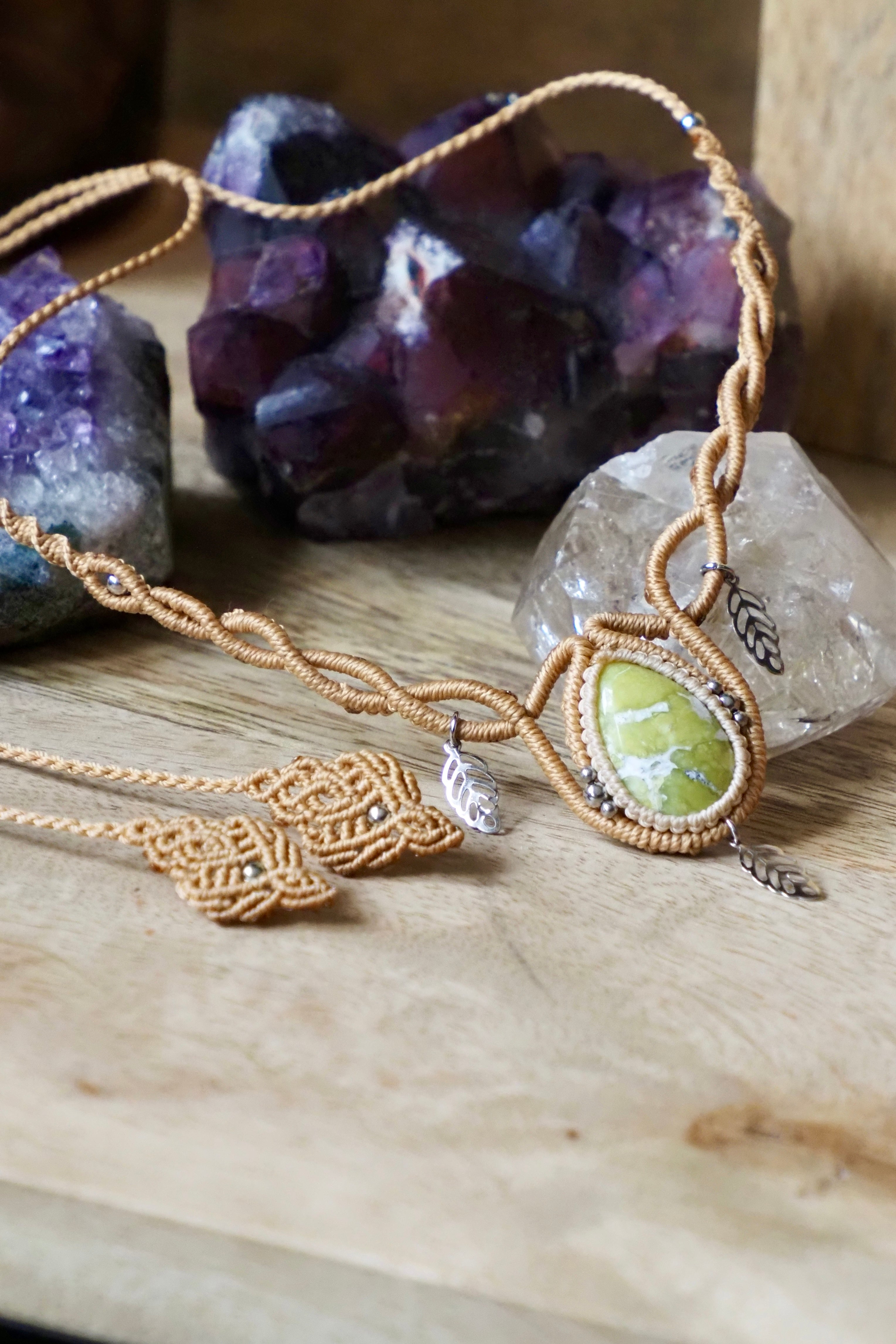 Light Green Lizardite Necklace