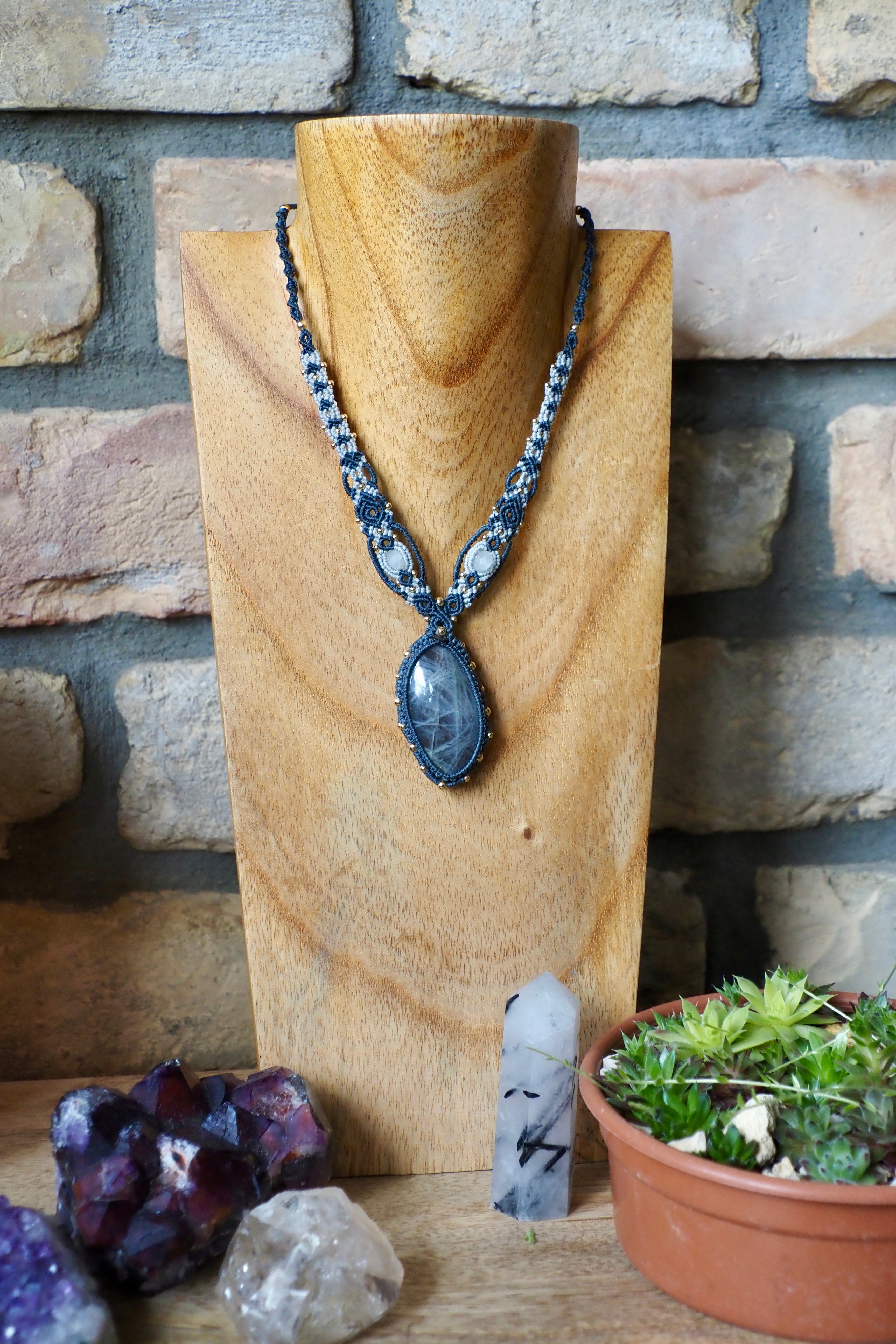 Light Grey Labradorite Necklace